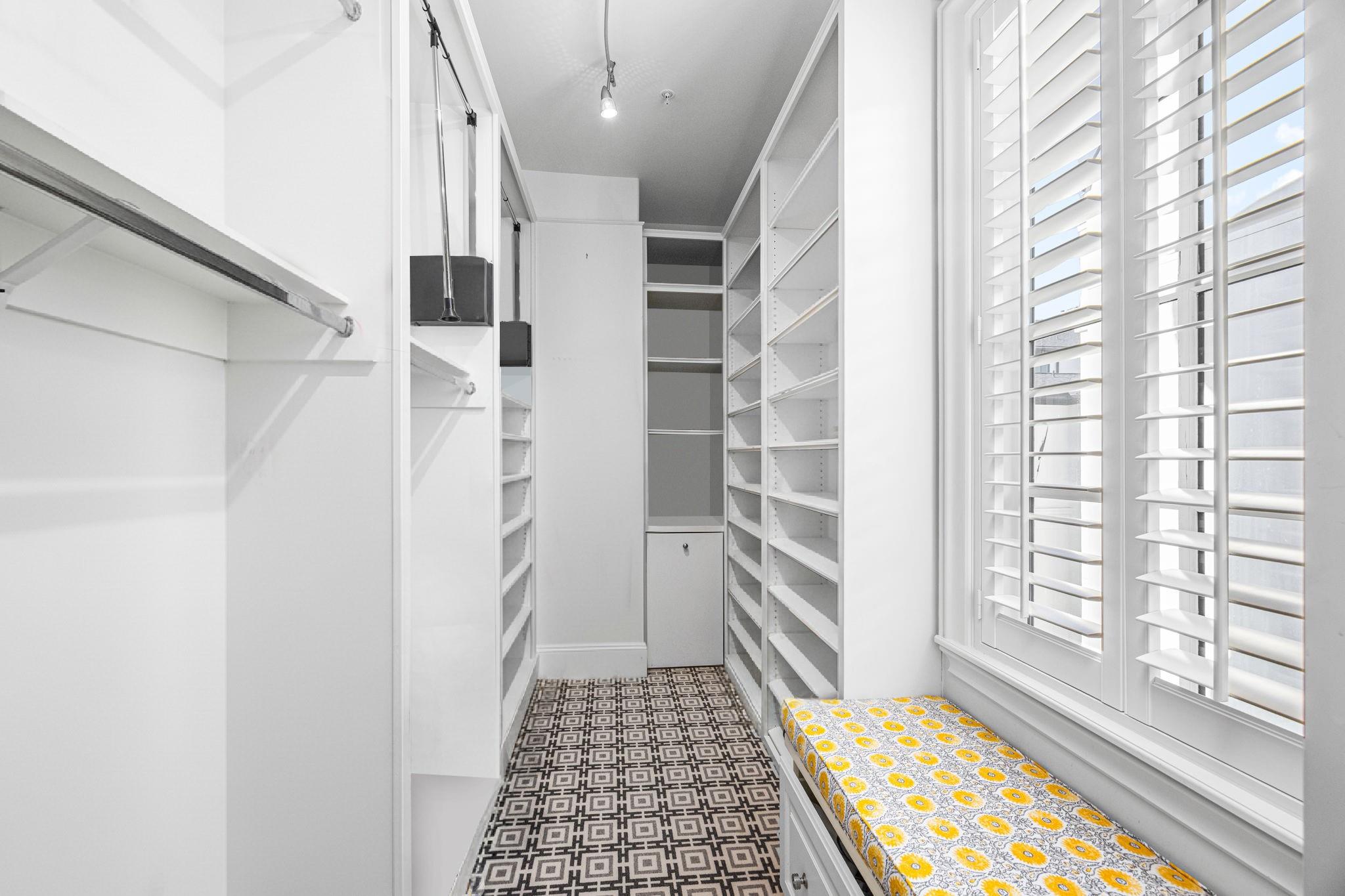 1723 Sunset Boulevard