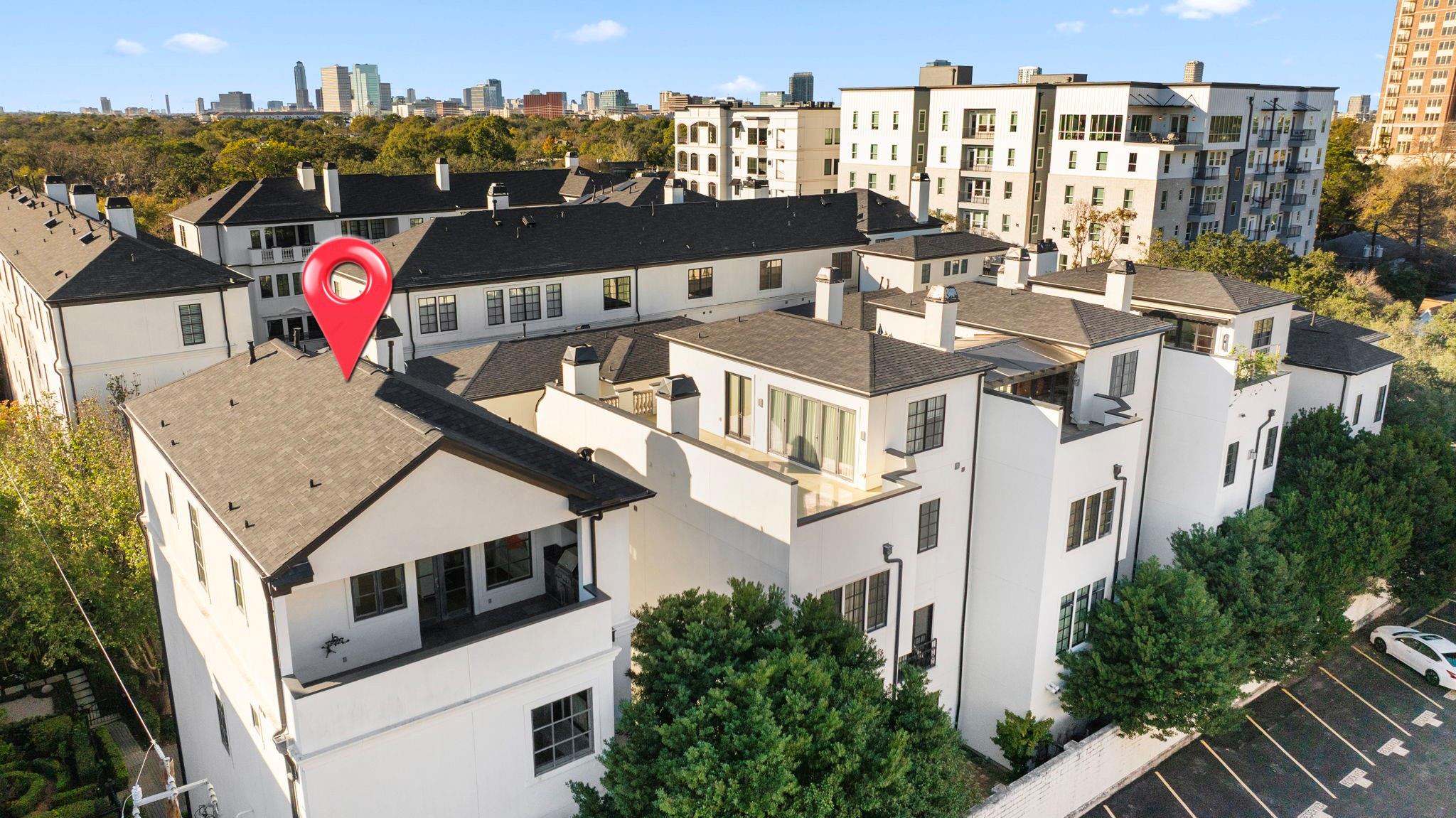 1723 Sunset Boulevard