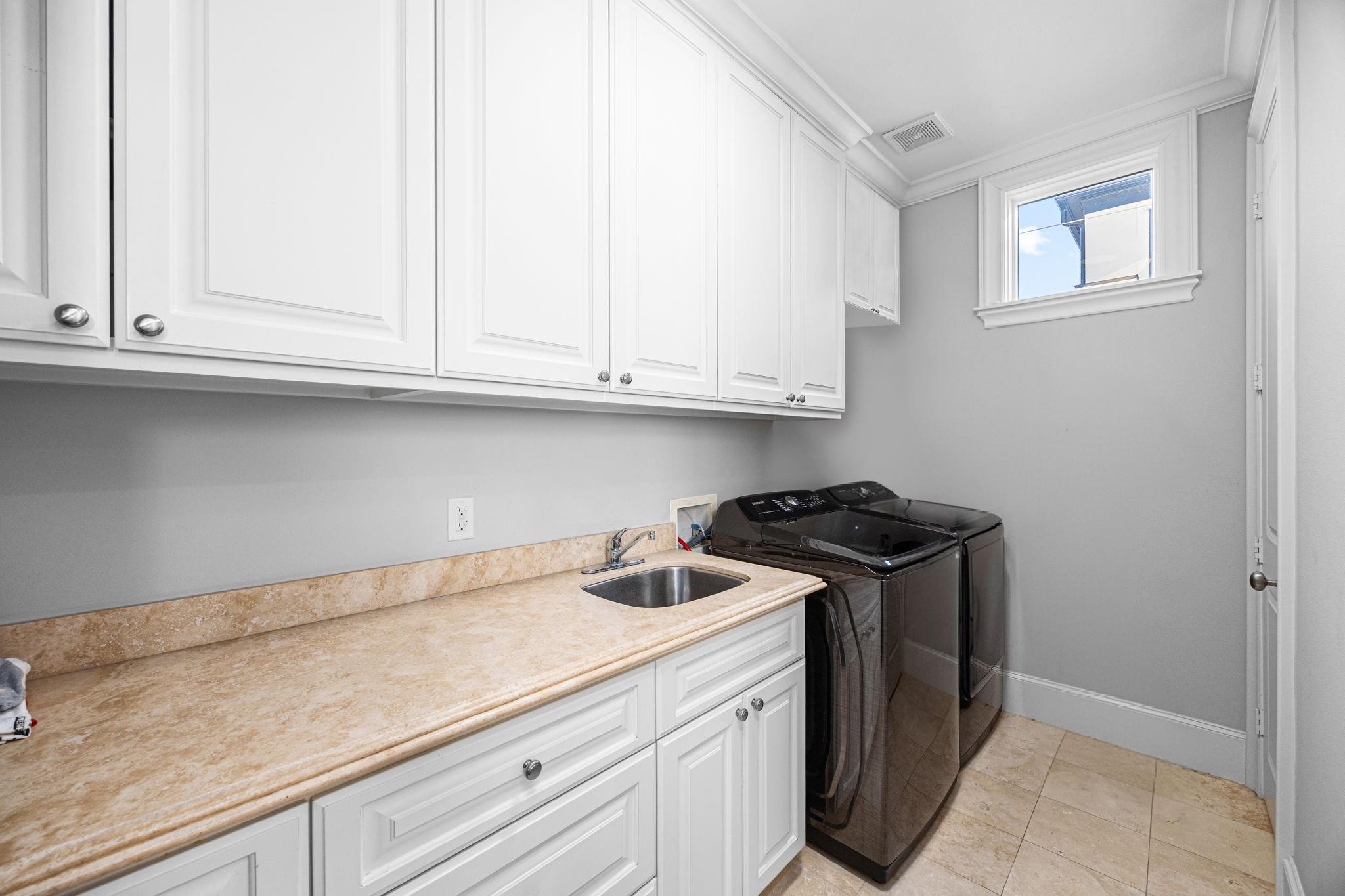 1723 Sunset Boulevard