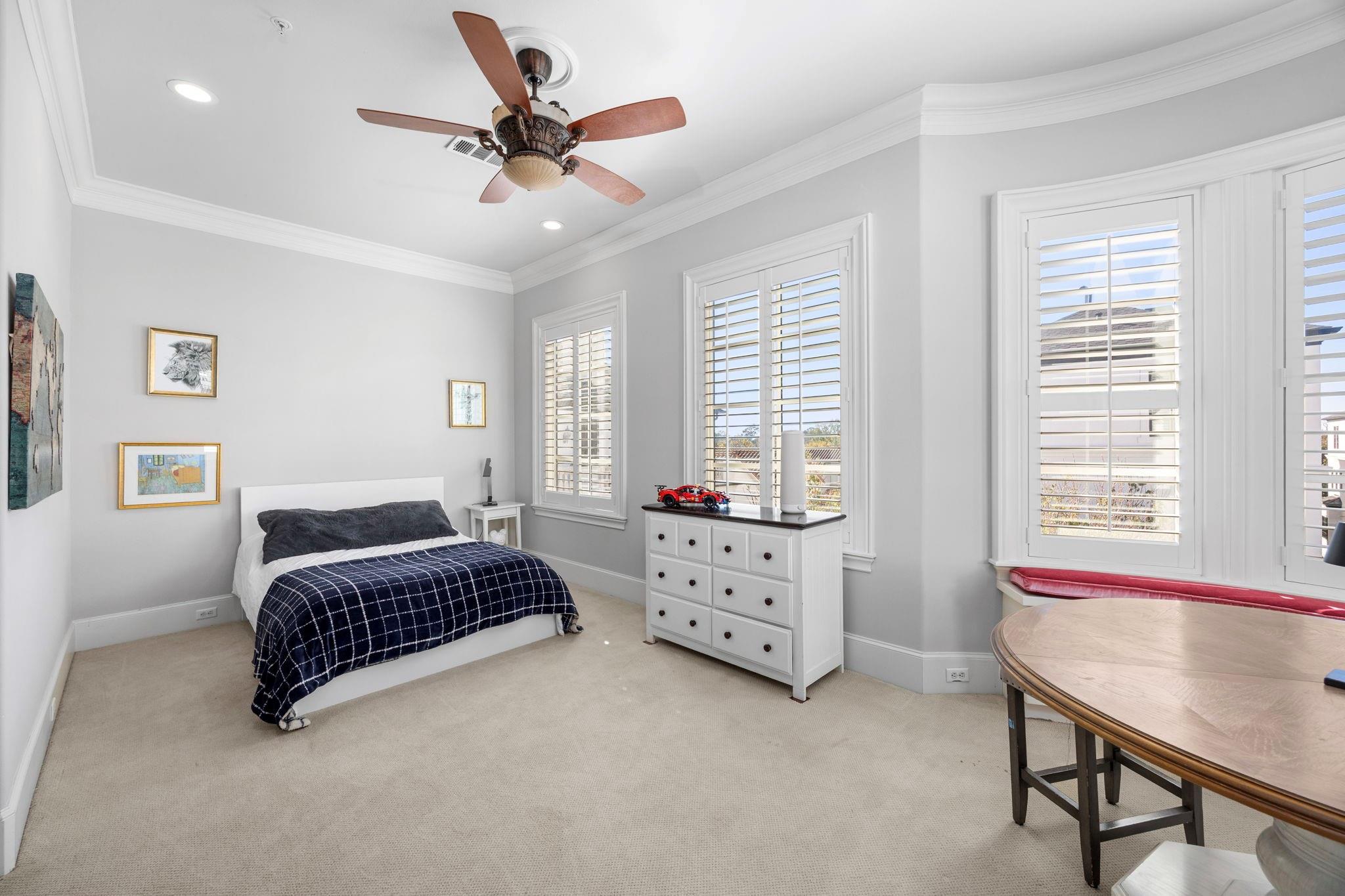 1723 Sunset Boulevard