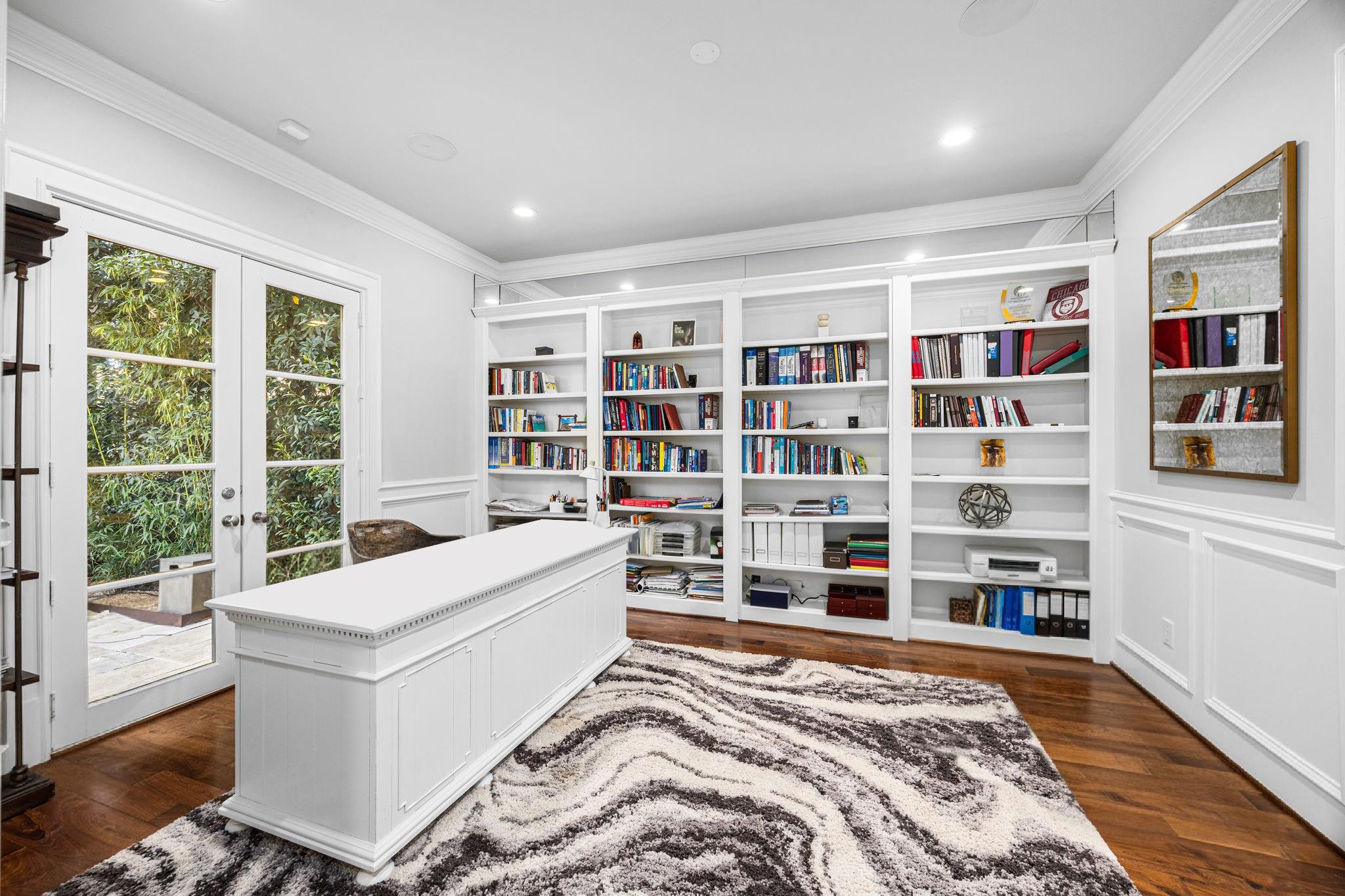 1723 Sunset Boulevard