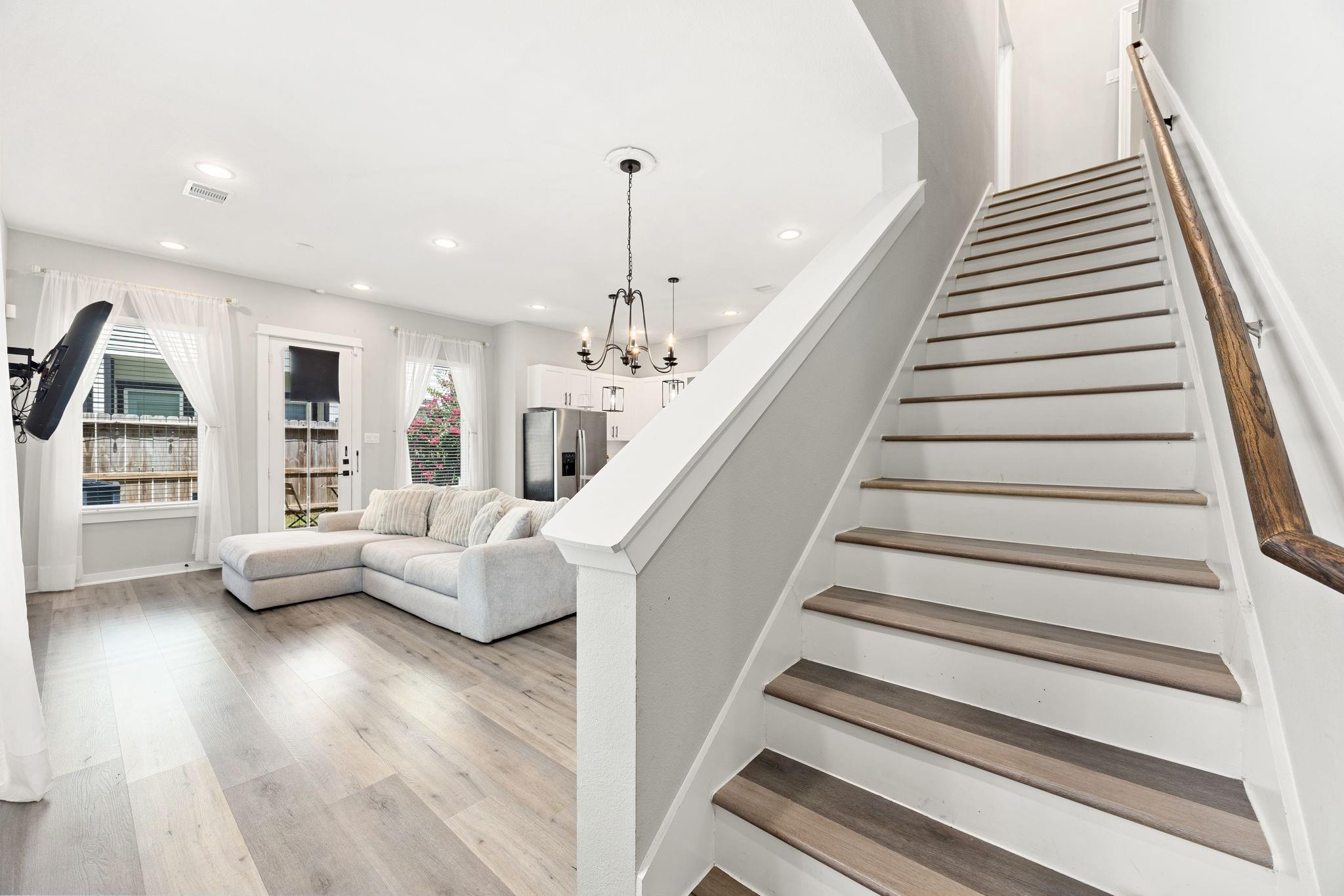8422 Berry Green Lane