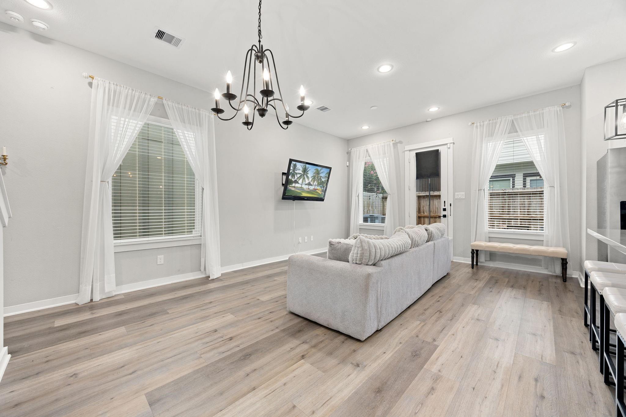 8422 Berry Green Lane