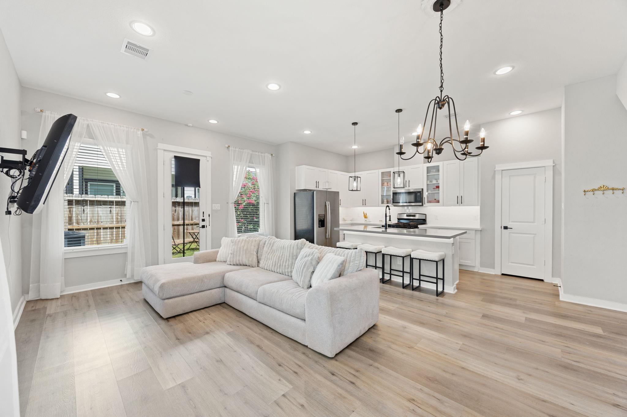 8422 Berry Green Lane