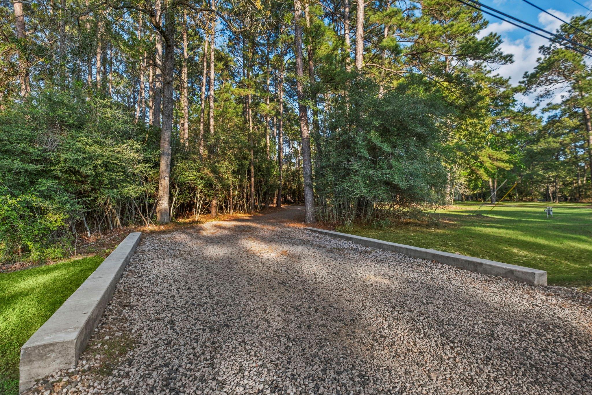 19702 Country Lake Drive