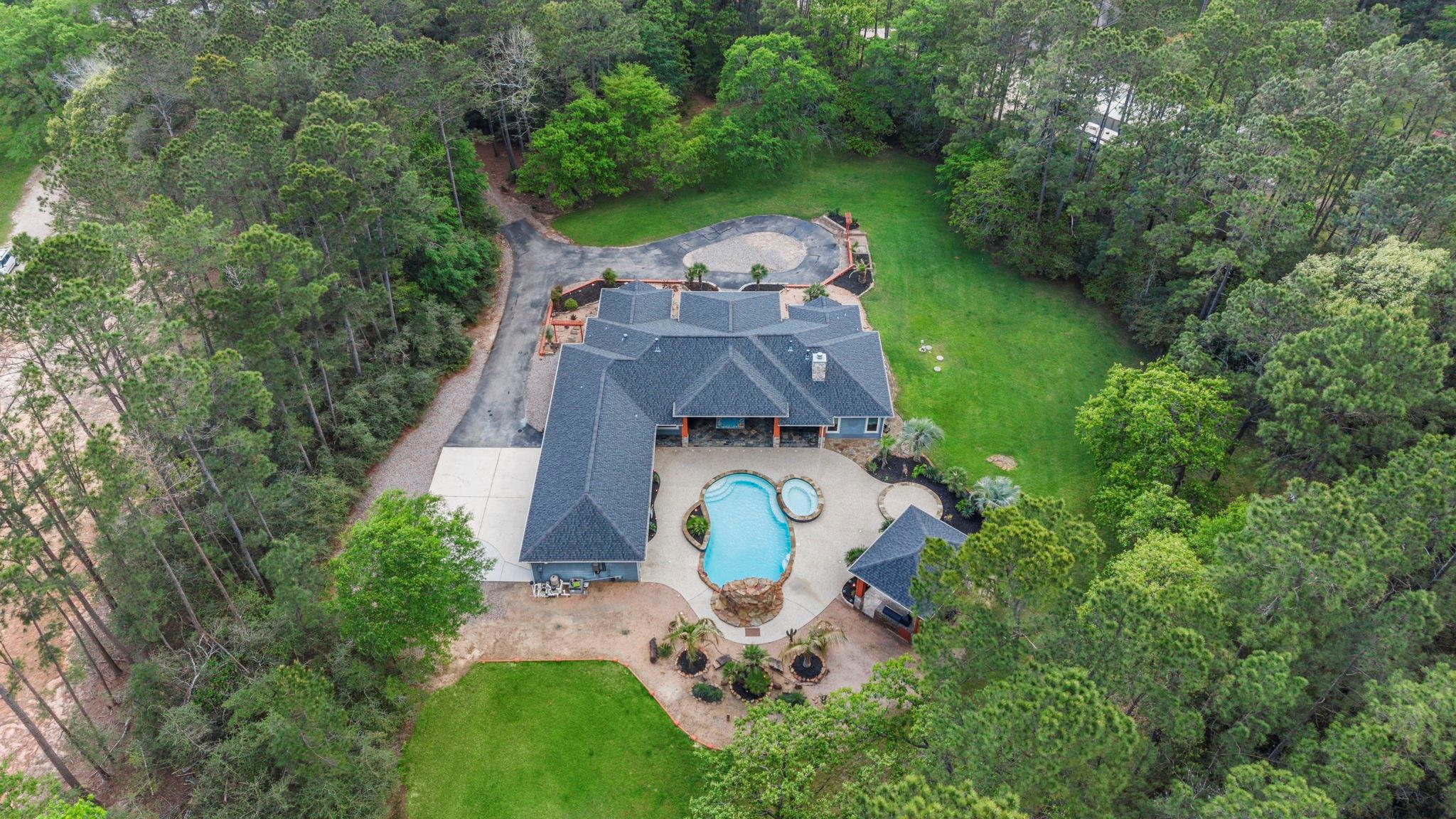 19702 Country Lake Drive