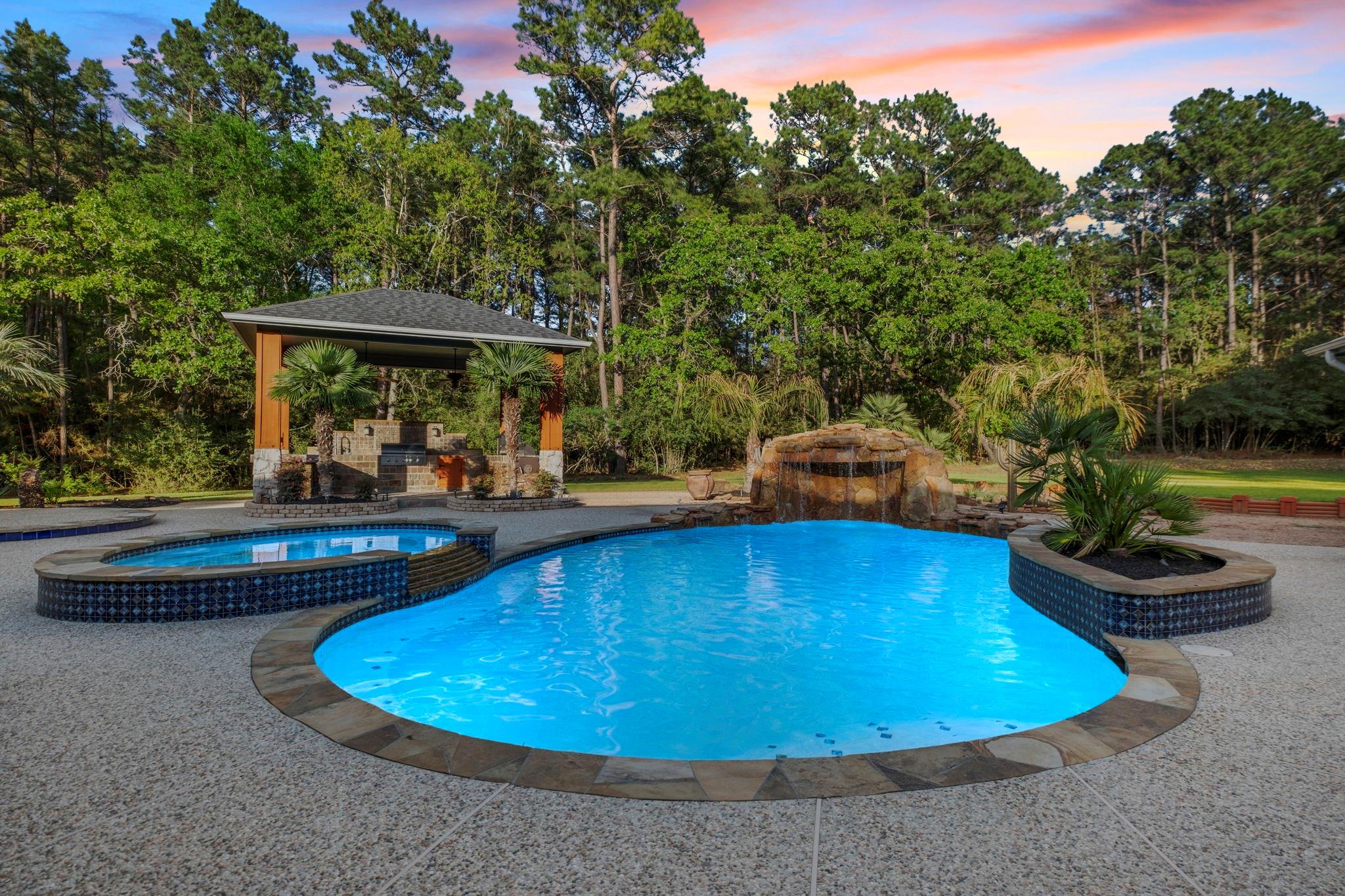 19702 Country Lake Drive