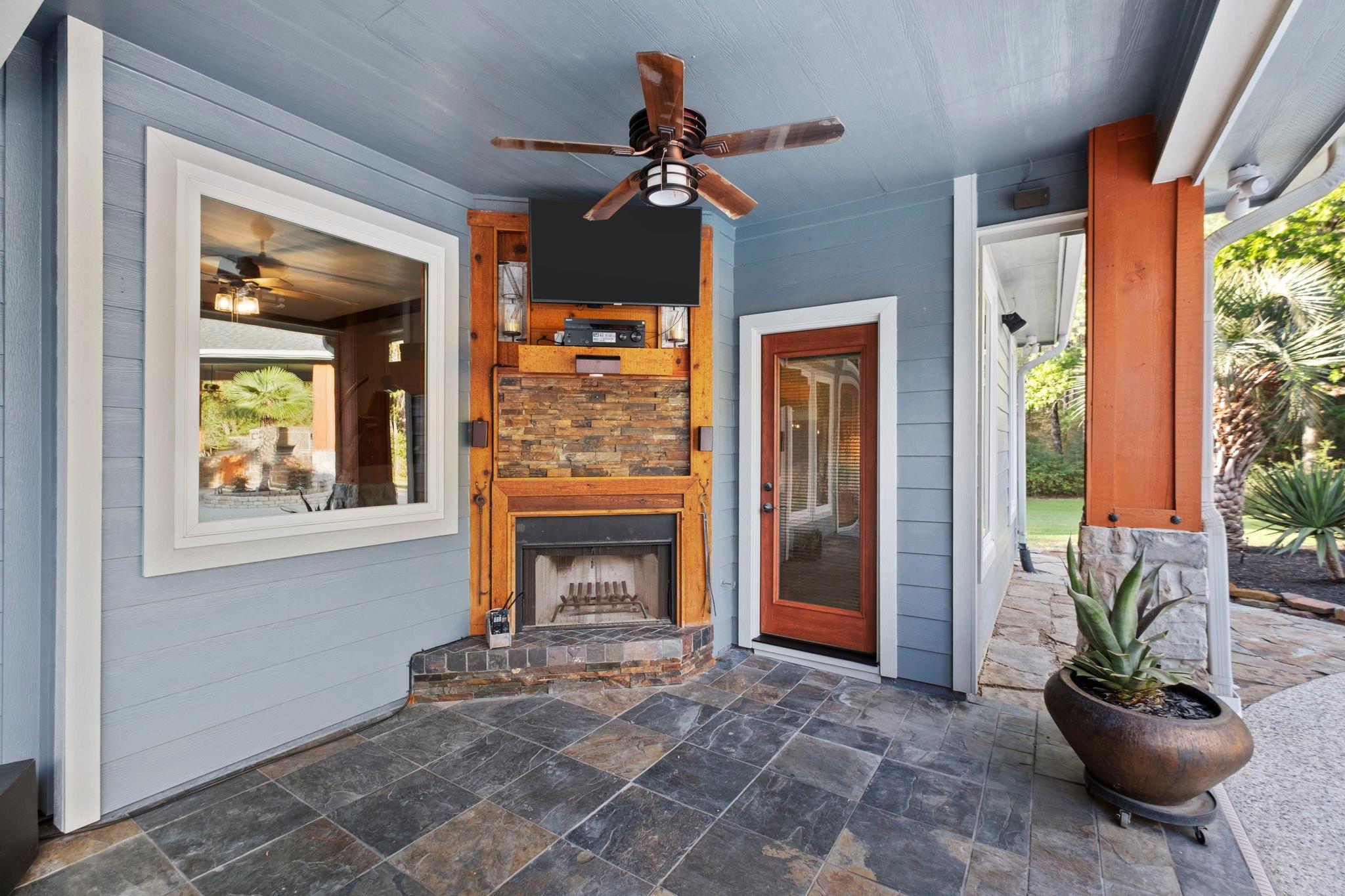 19702 Country Lake Drive