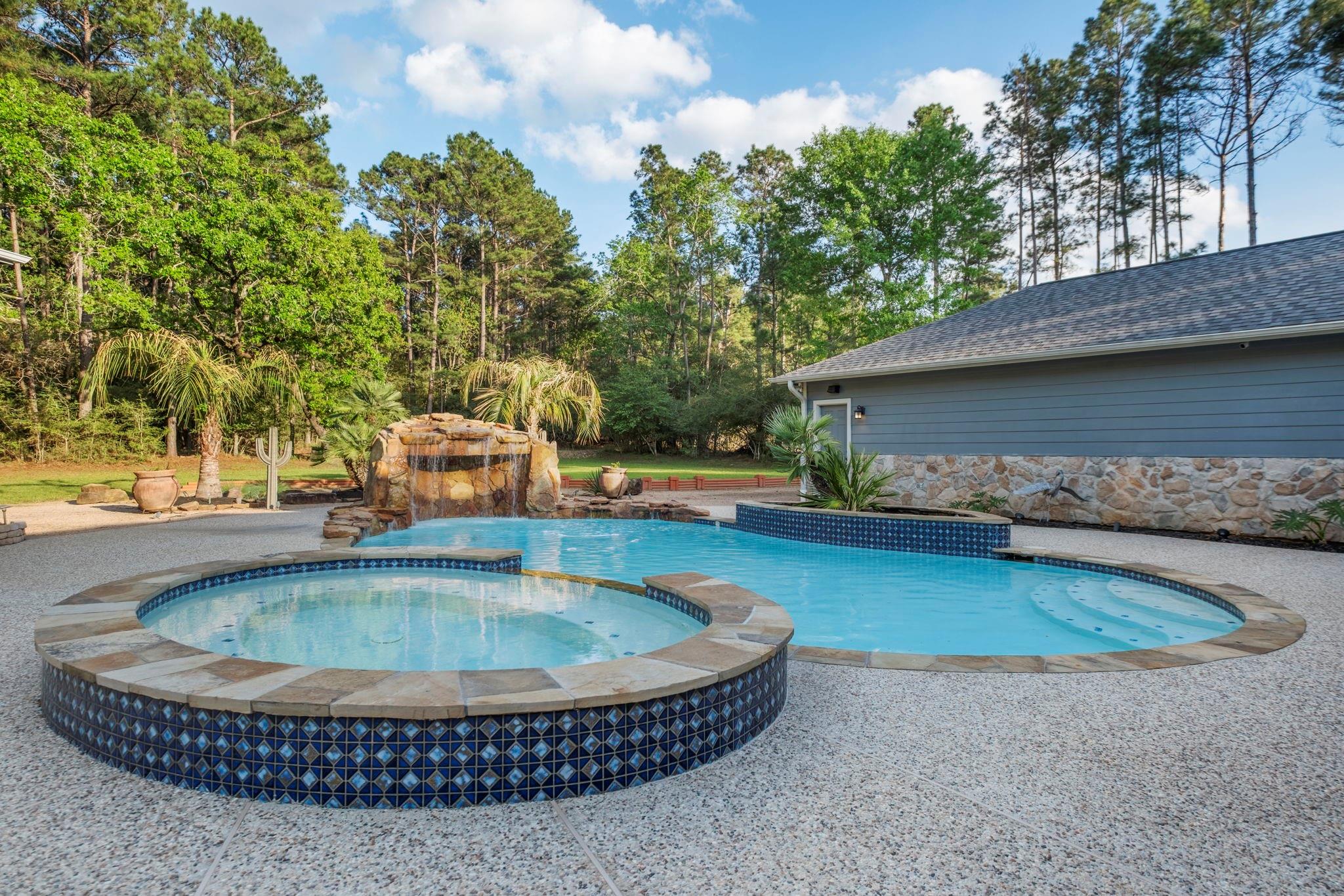 19702 Country Lake Drive