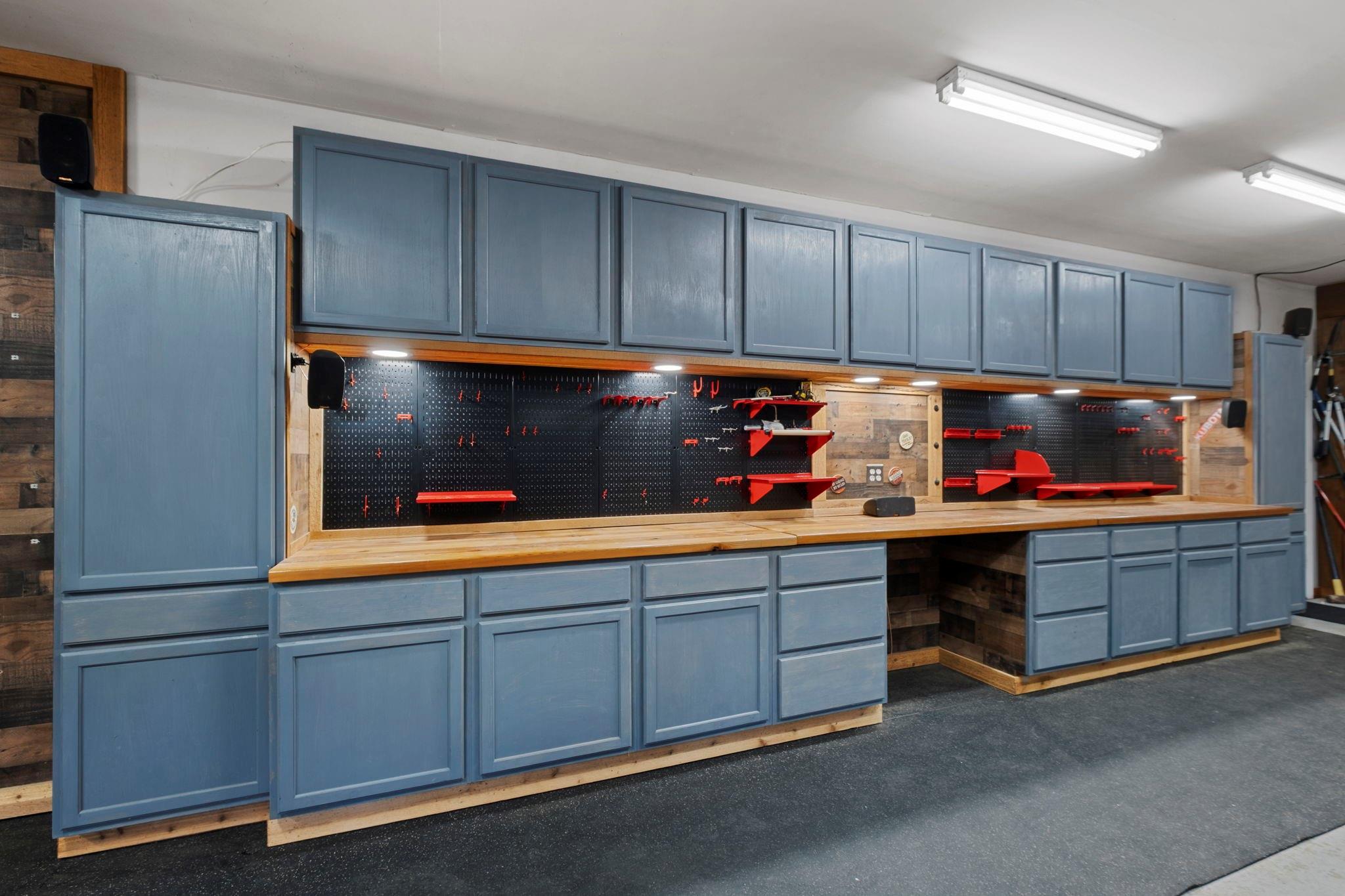 19702 Country Lake Drive