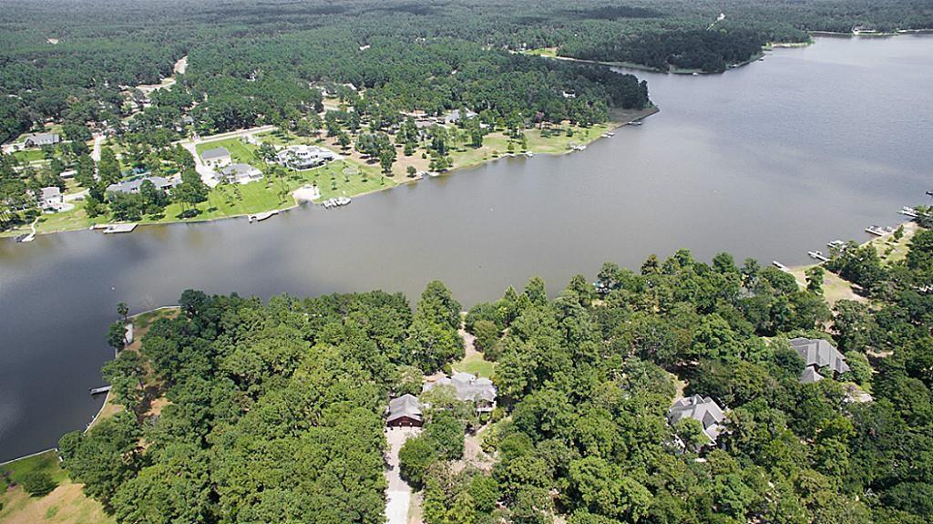 19702 Country Lake Drive