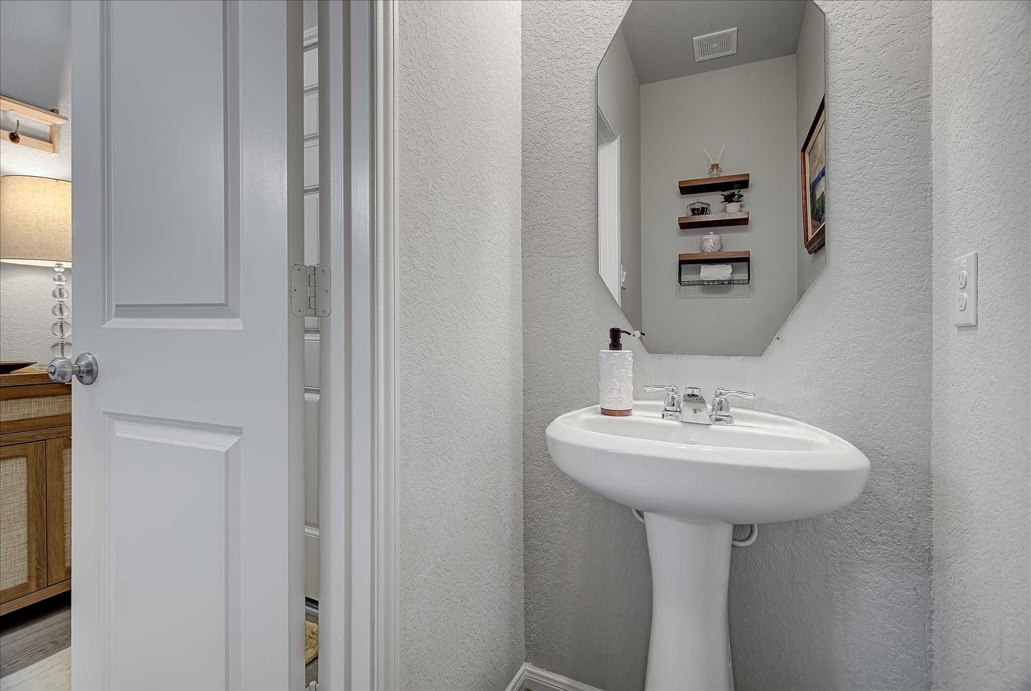 6014 Prince Place Drive