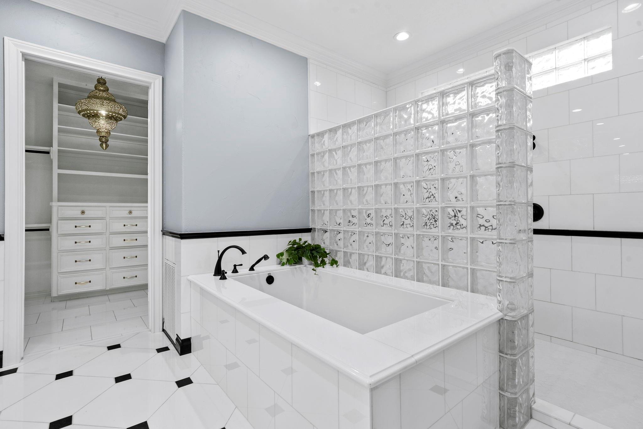 20002 Indigo Lake Drive