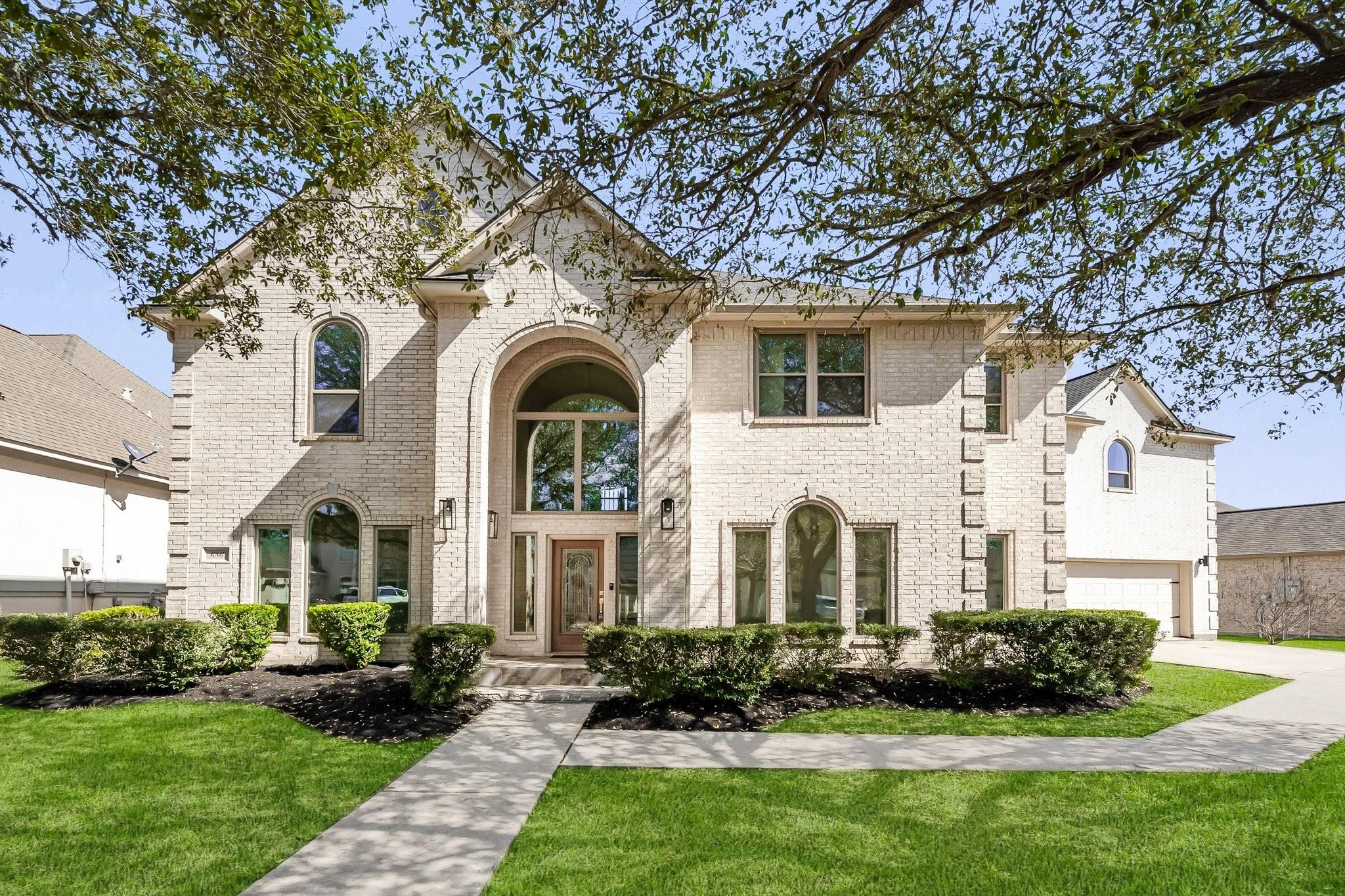686 Edgewood Drive
