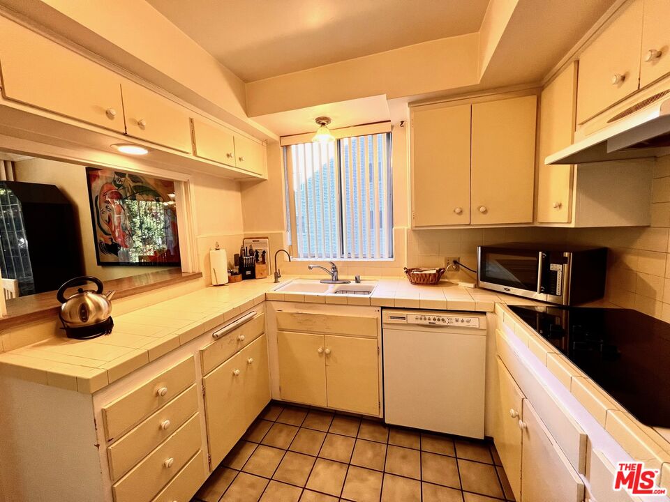 7309 Franklin Ave Unit: 301