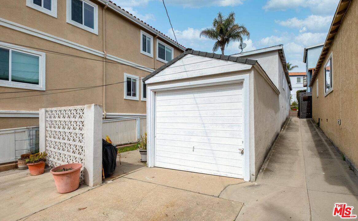 1306 Carmelita Ave
