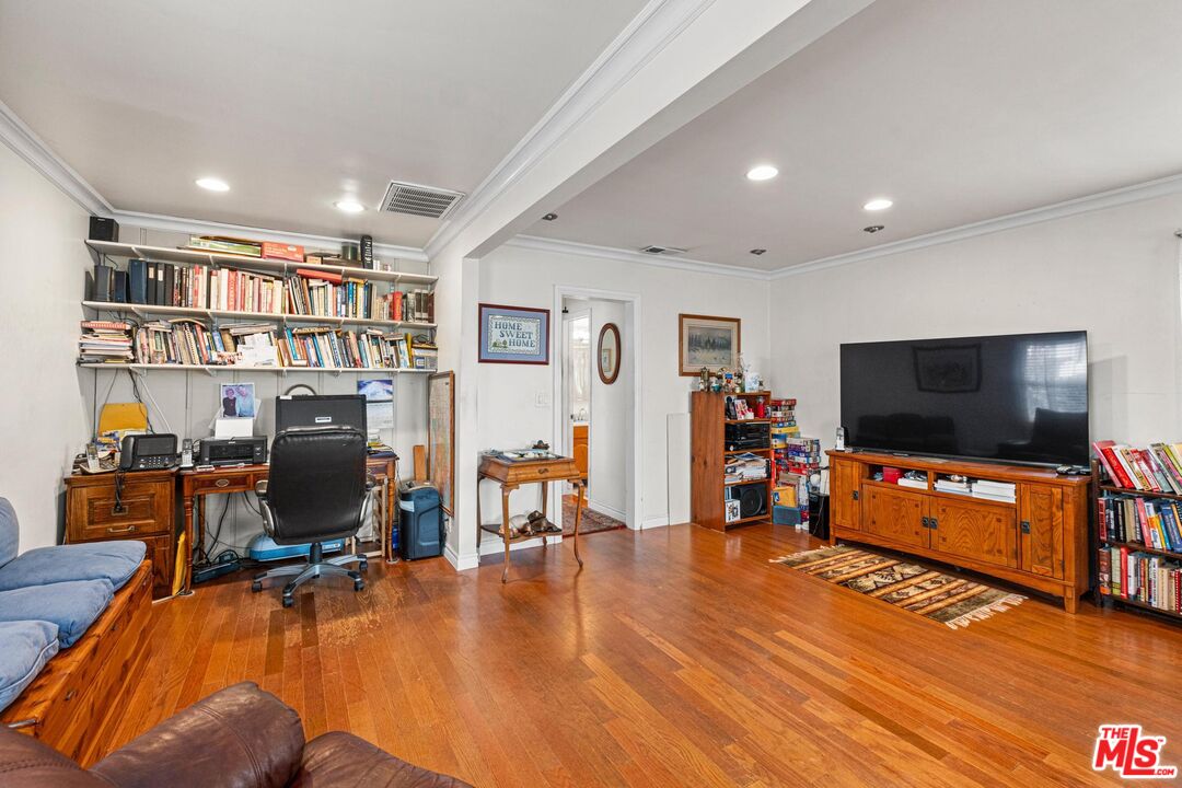 1306 Carmelita Ave