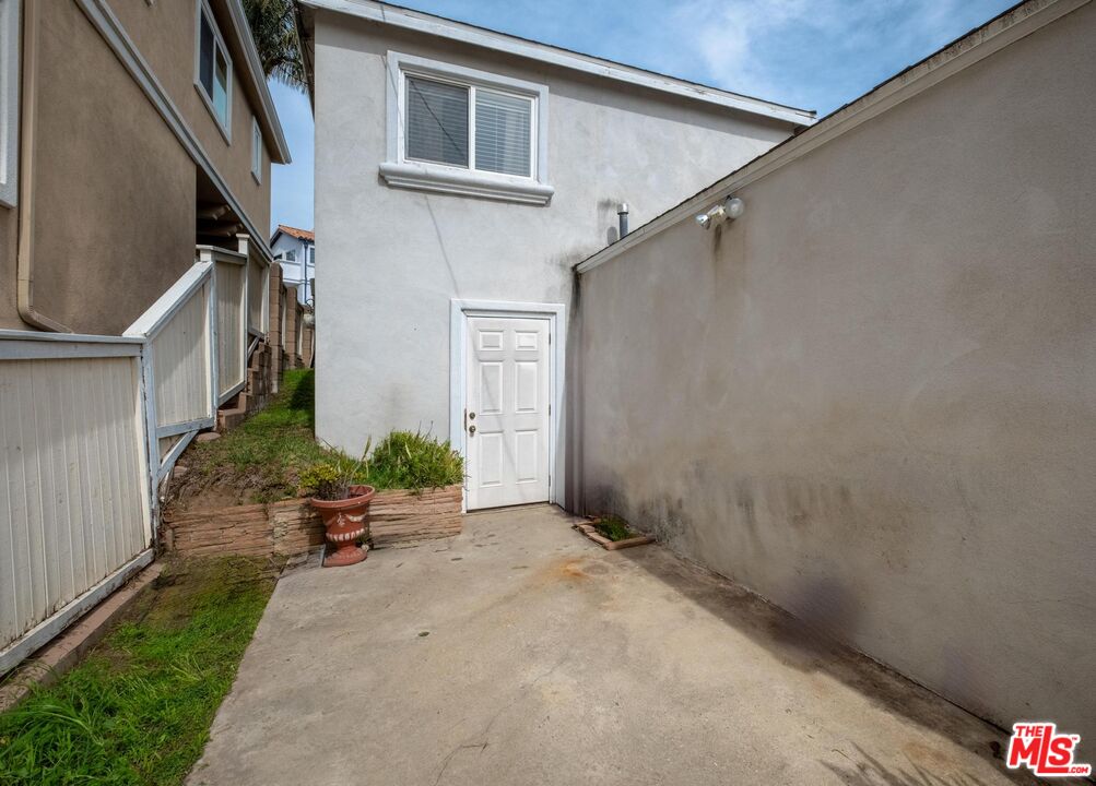 1306 Carmelita Ave