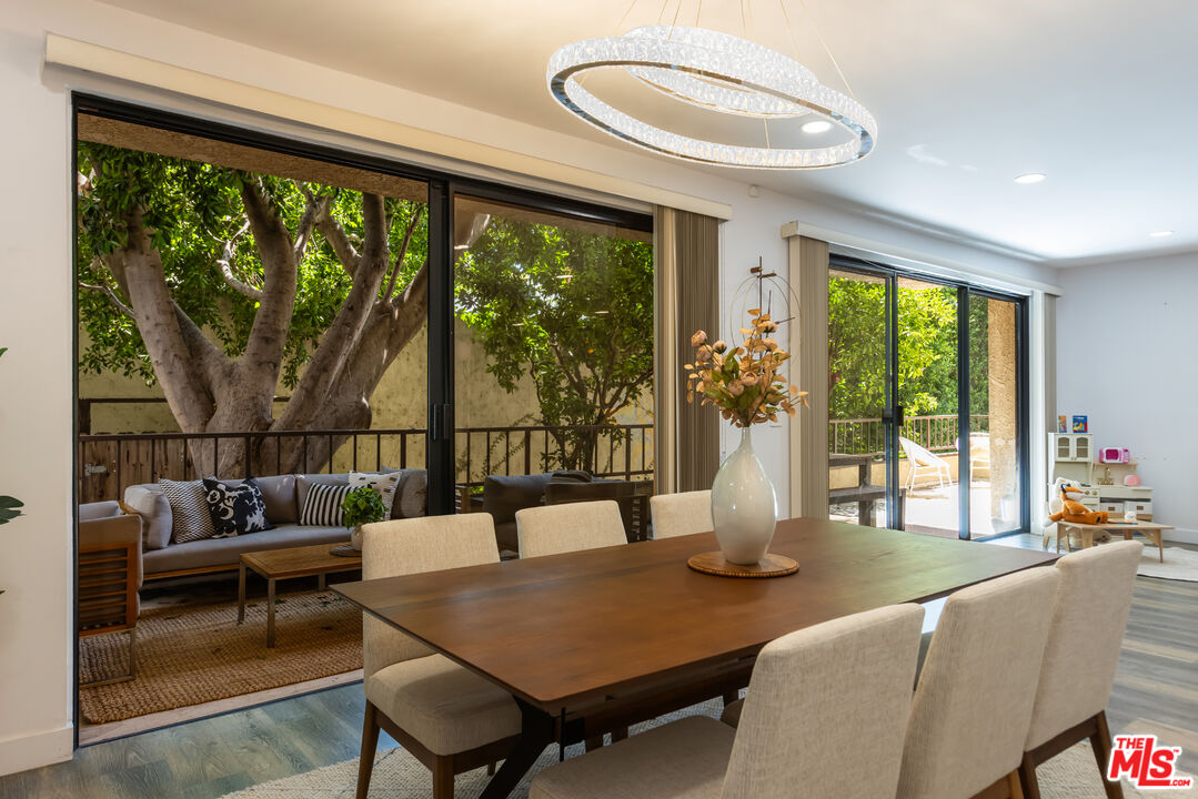 1210 N Kings Rd Unit: 101