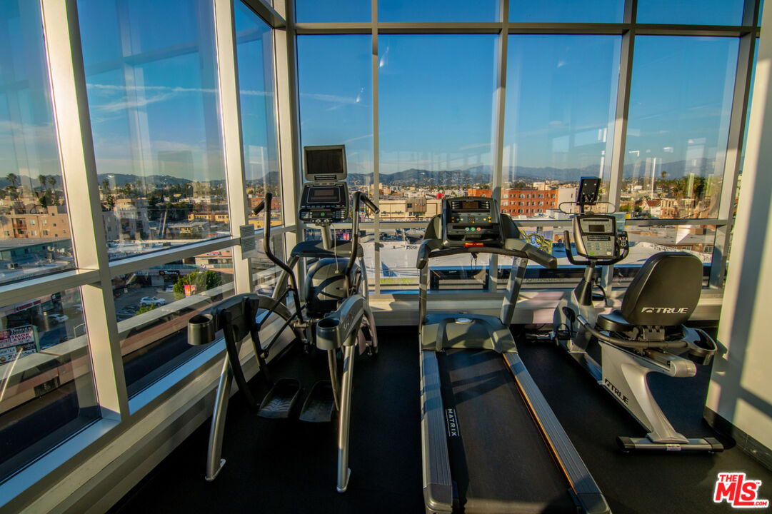 3785 Wilshire Blvd Unit: PH2