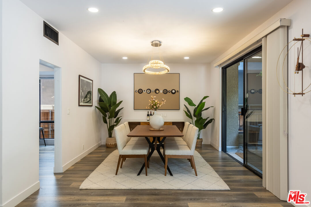 1210 N Kings Rd Unit: 101