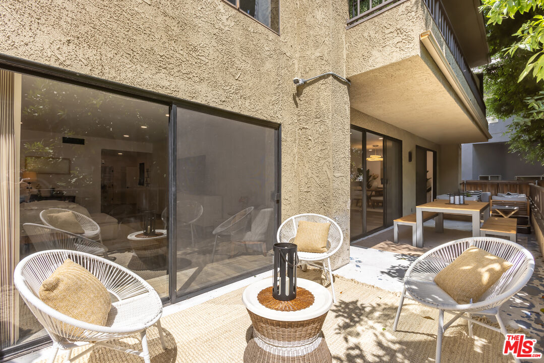 1210 N Kings Rd Unit: 101