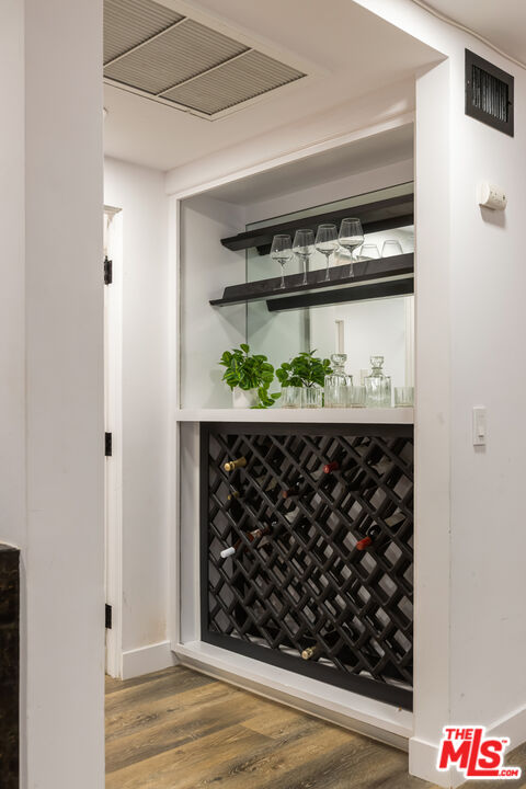 1210 N Kings Rd Unit: 101