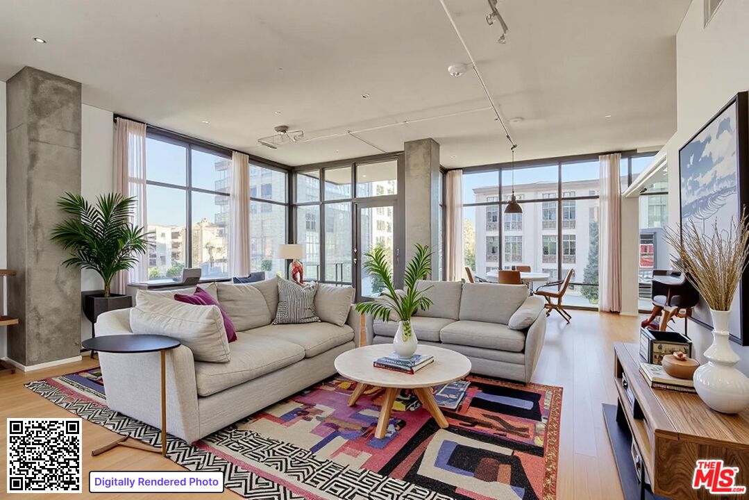 1111 S Grand Ave Unit: 711