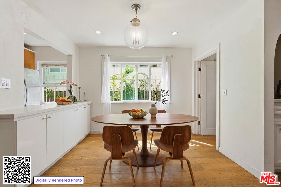 625 N Flores St Unit: 104