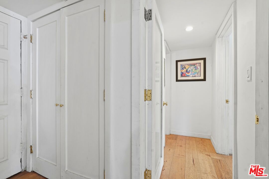 625 N Flores St Unit: 104