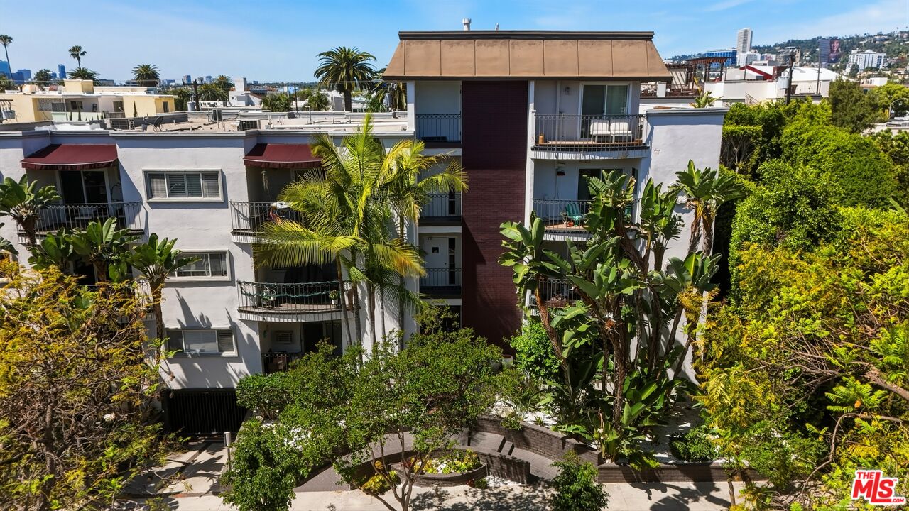 625 N Flores St Unit: 104