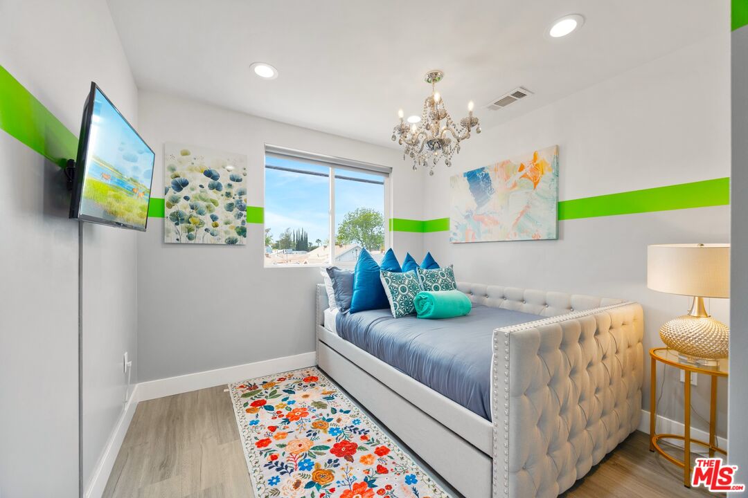 5853 Vineland Ave Unit: A