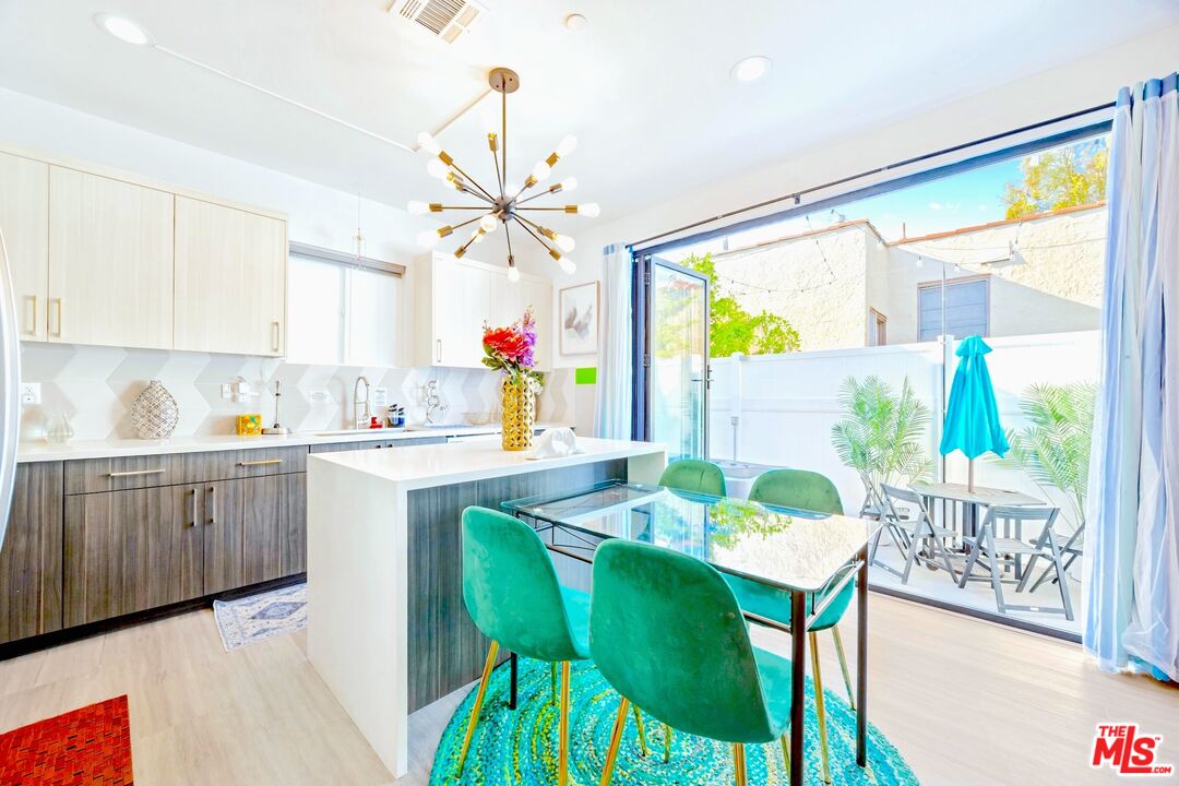 5853 Vineland Ave Unit: A