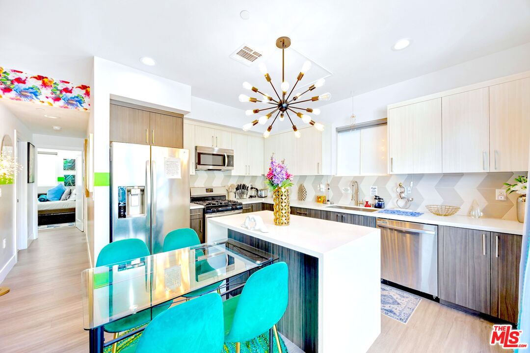 5853 Vineland Ave Unit: A
