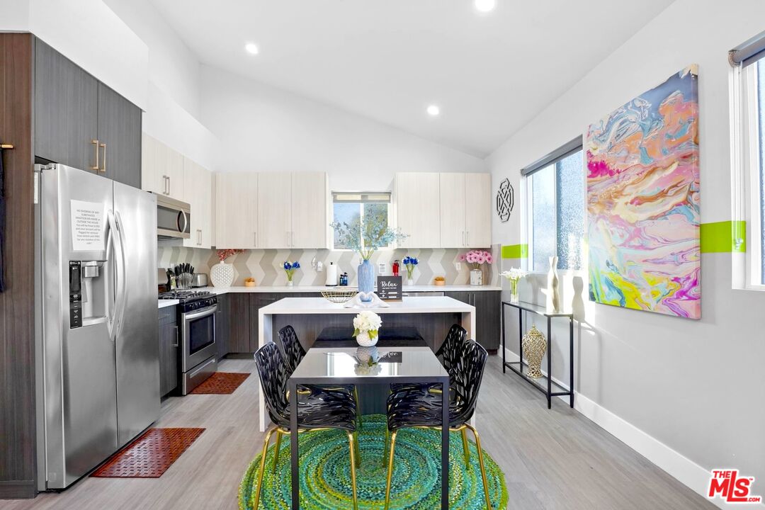 5855 Vineland Ave Unit: B