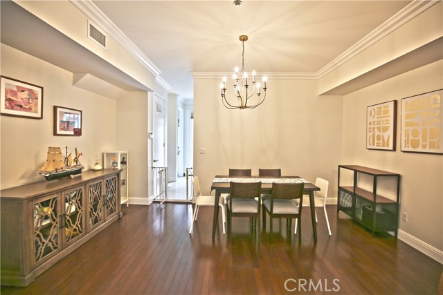 978 S Marengo AVE Unit: 114