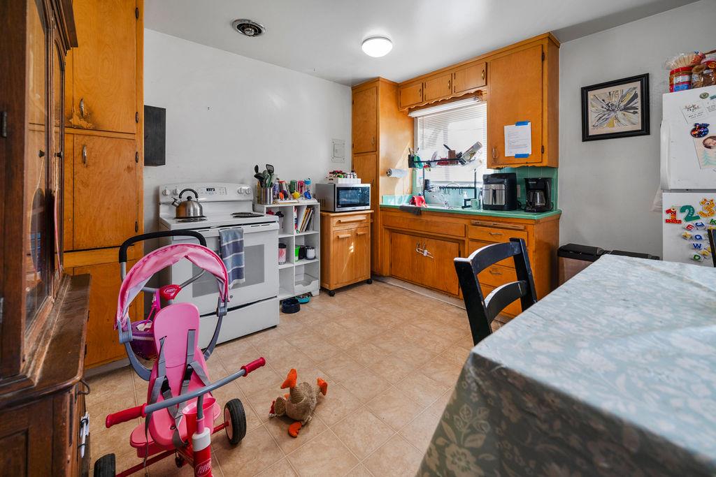 4431 Del Rio Rd