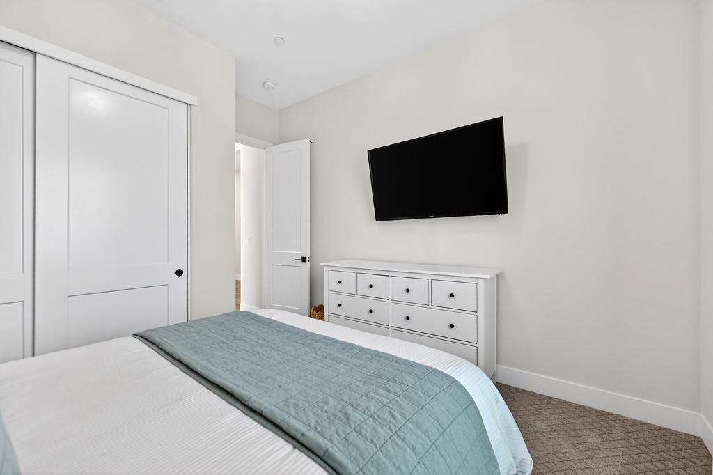 7088 Ivory Gables Street