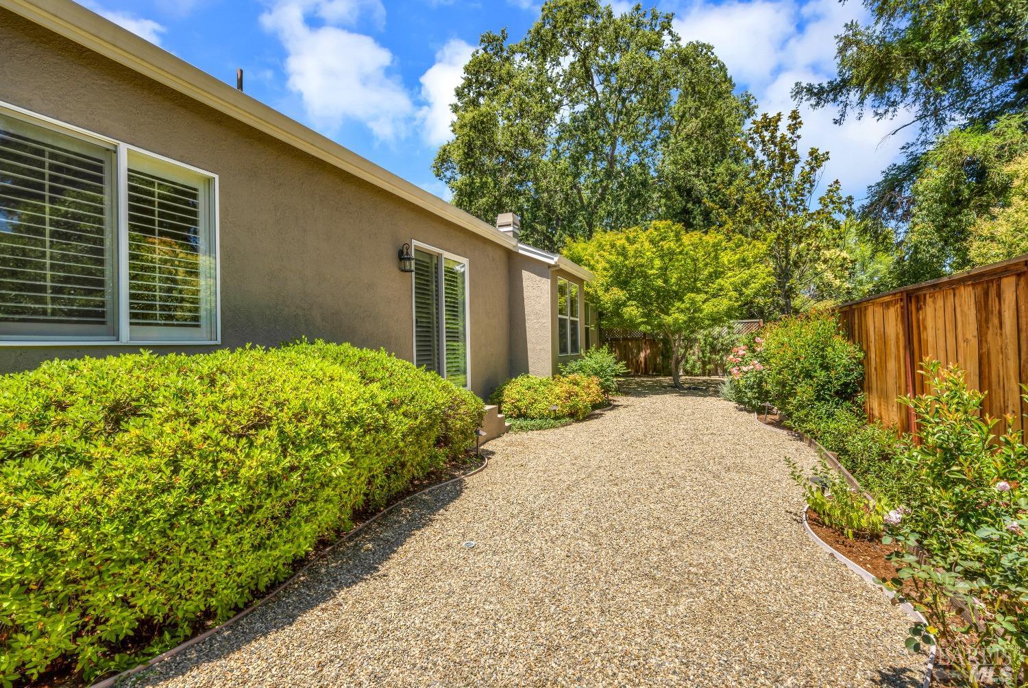 1186 Meadowcreek Circle