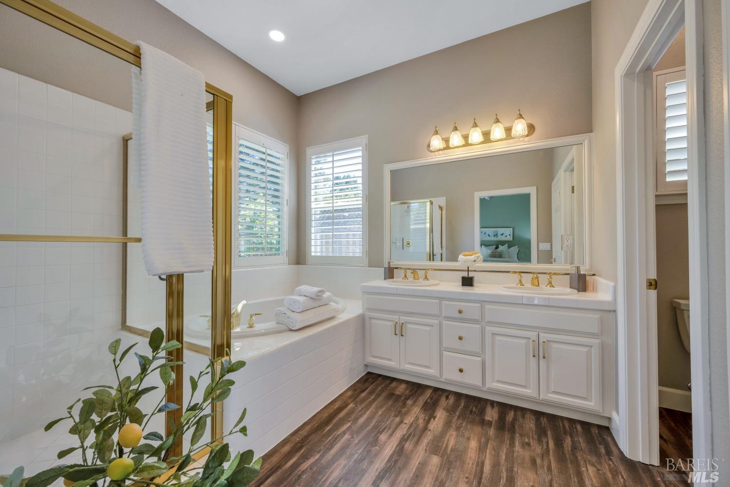 1186 Meadowcreek Circle