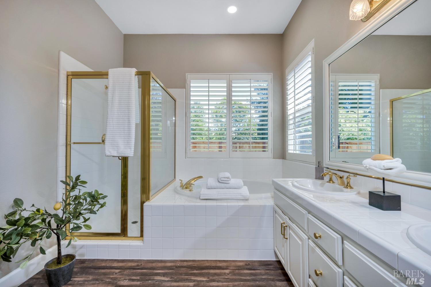 1186 Meadowcreek Circle