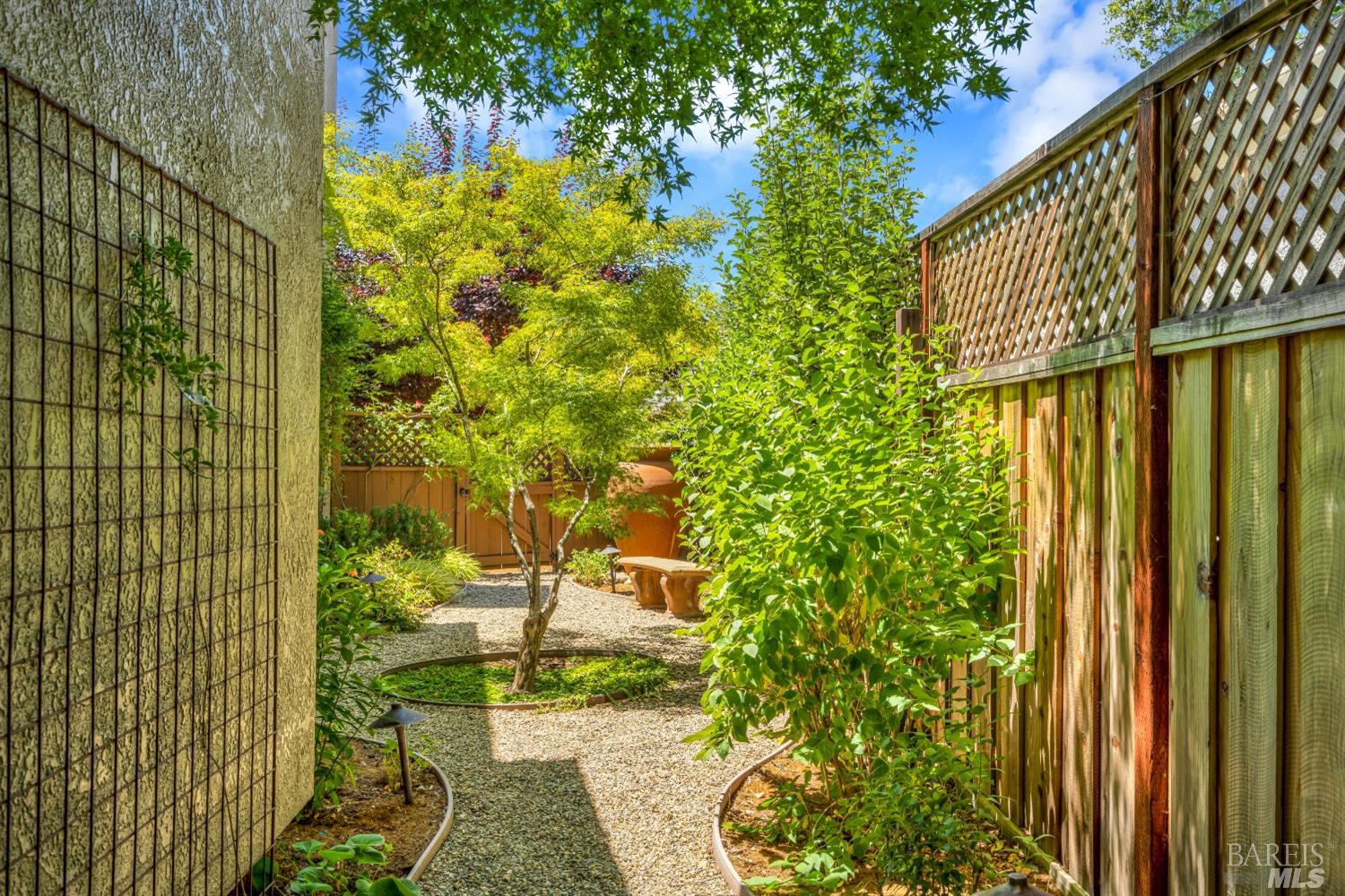 1186 Meadowcreek Circle