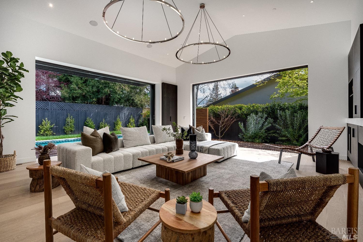 1820 Spring Mountain Road