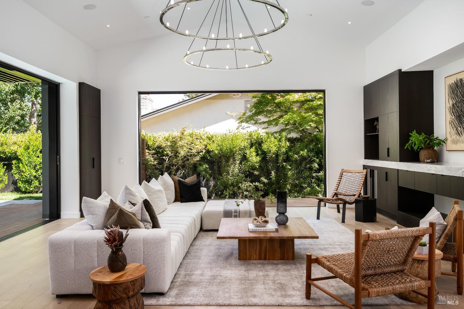 1820 Spring Mountain Road