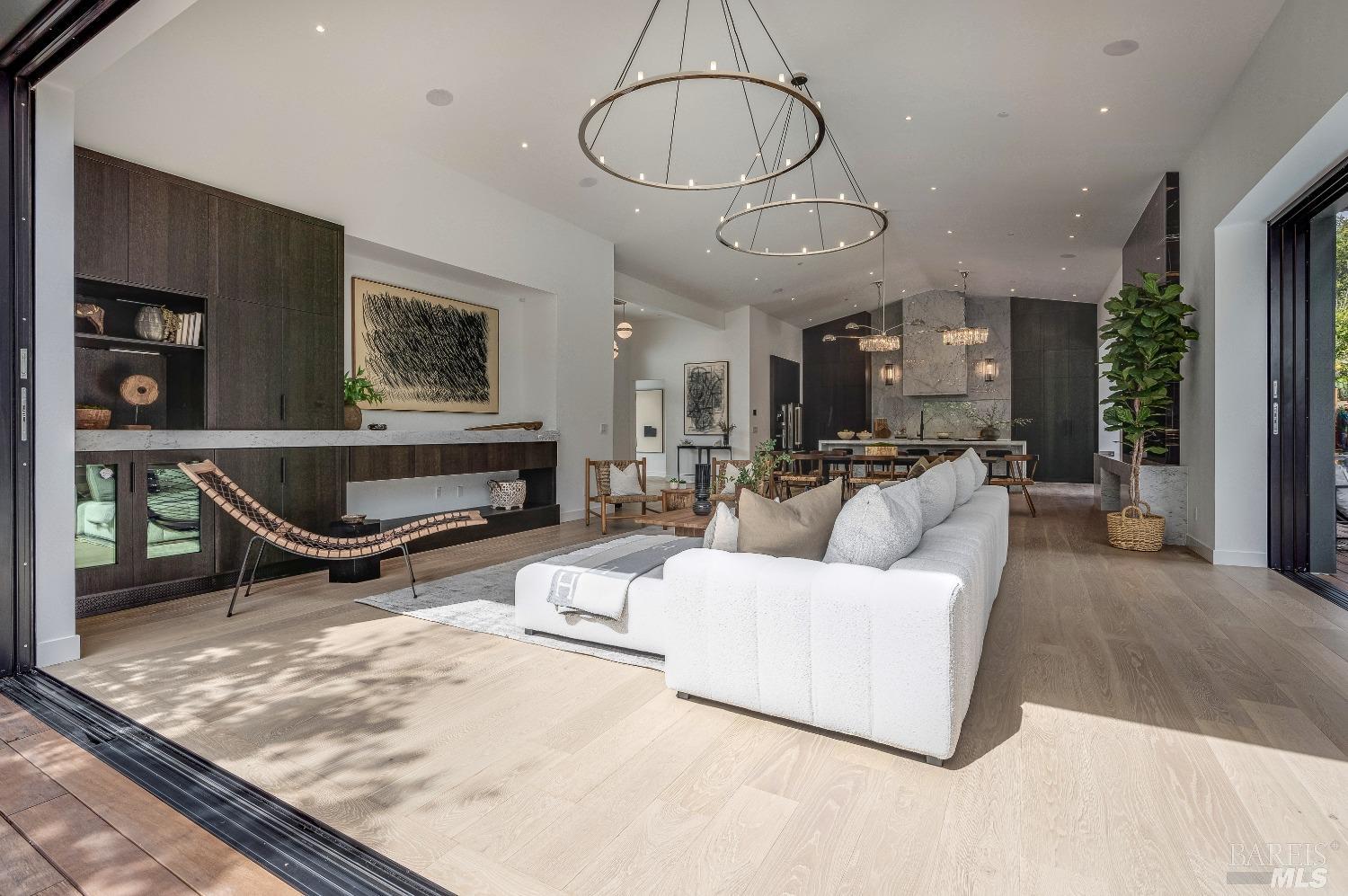 1820 Spring Mountain Road