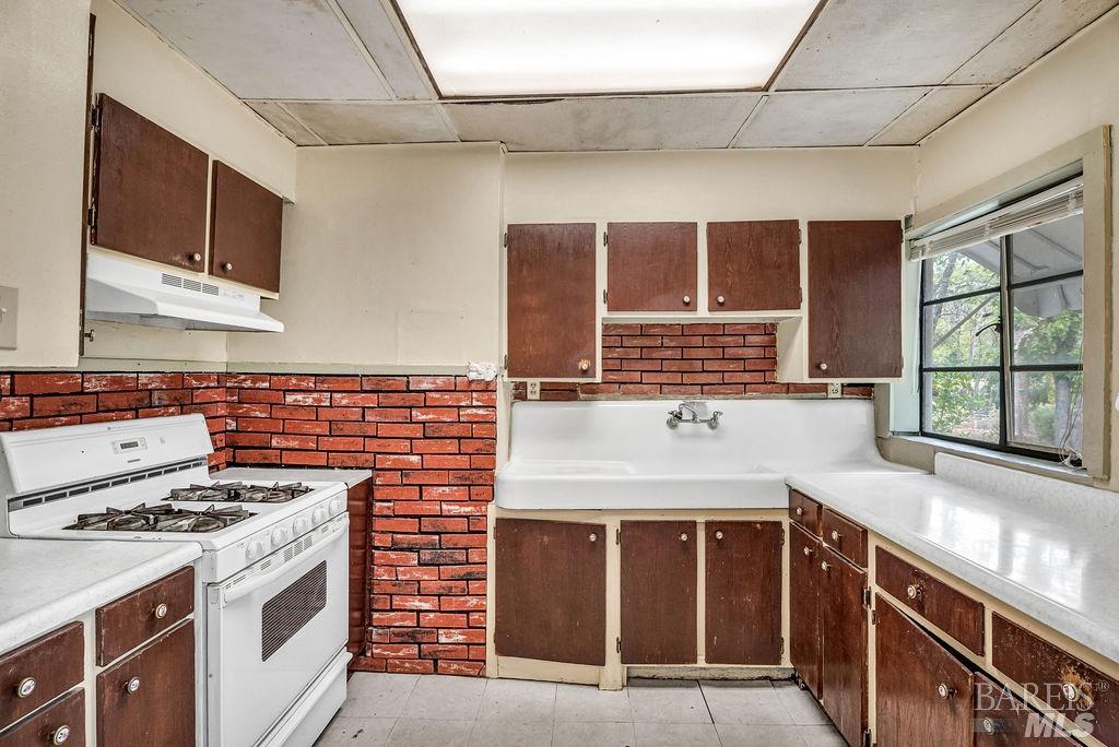 1446 Sulphur Springs Avenue