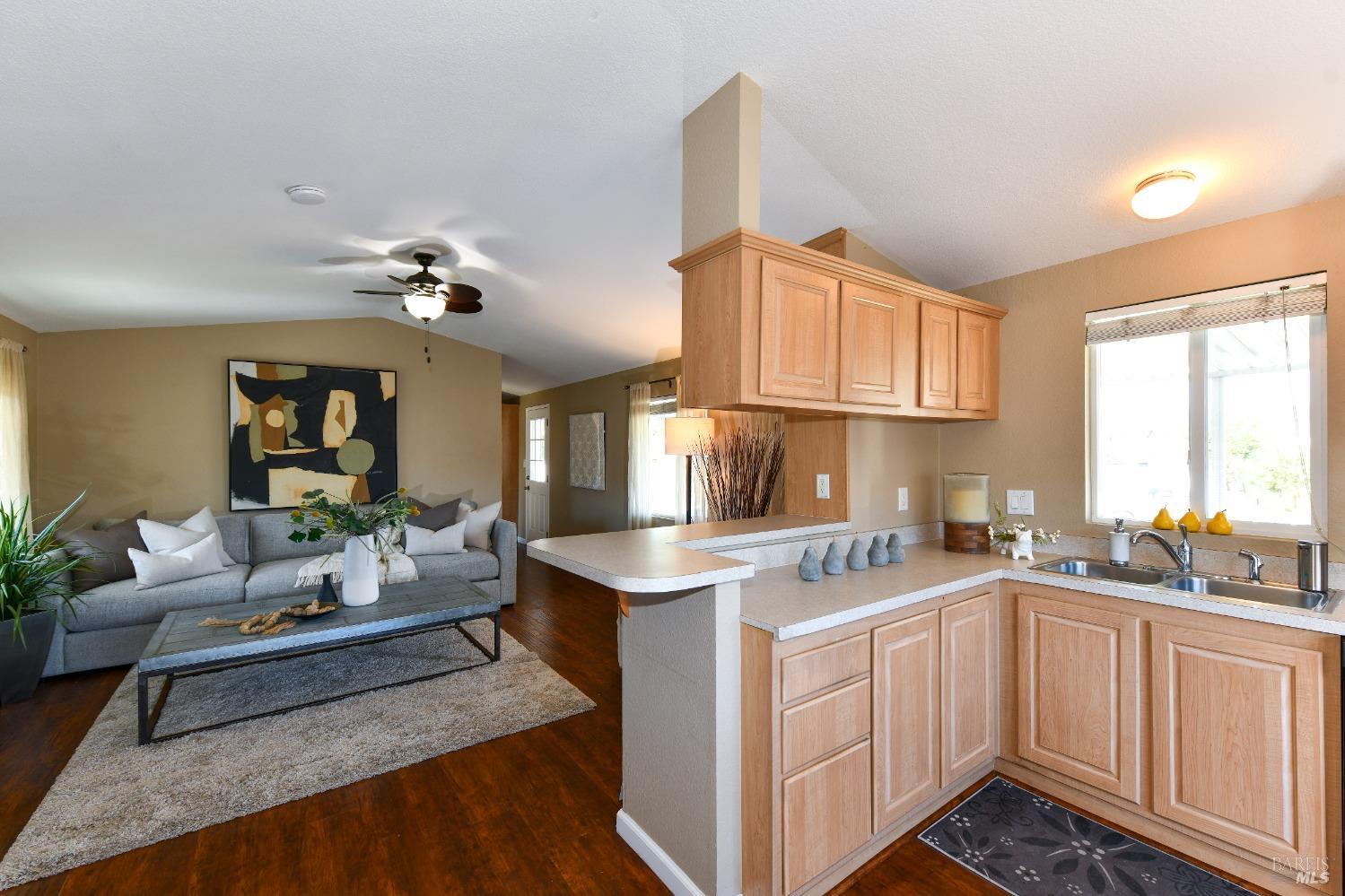 770 Lincoln Avenue Unit: 6