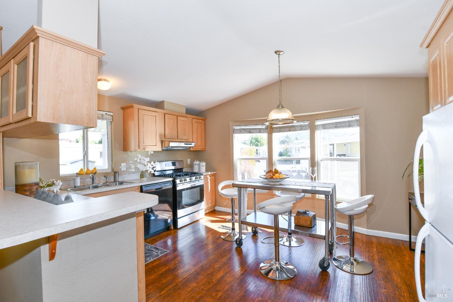 770 Lincoln Avenue Unit: 6