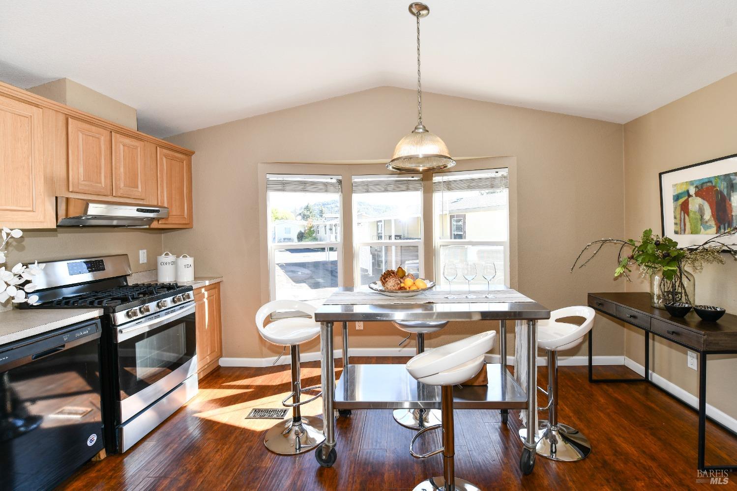 770 Lincoln Avenue Unit: 6