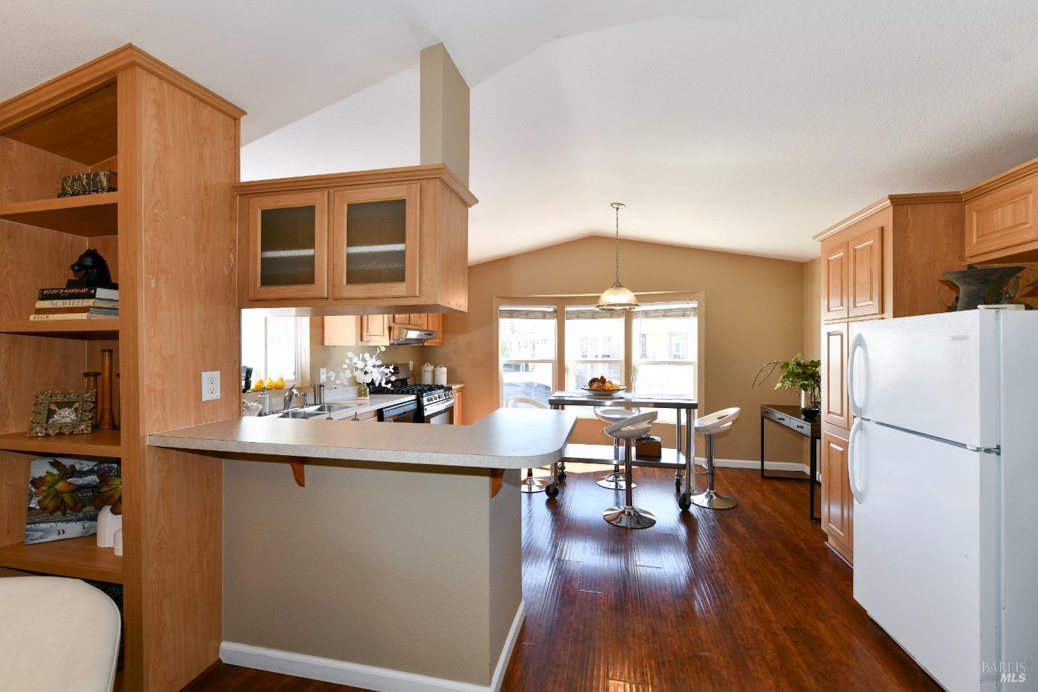 770 Lincoln Avenue Unit: 6